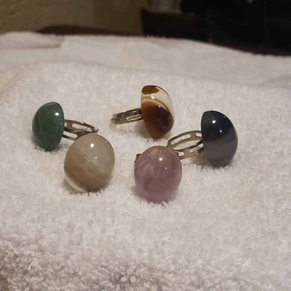 Sizable stone ring lot